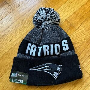 BRAN NEW New Era Patriots 2018 On Field Knit Hat Beanie Nike Jersey Snapback